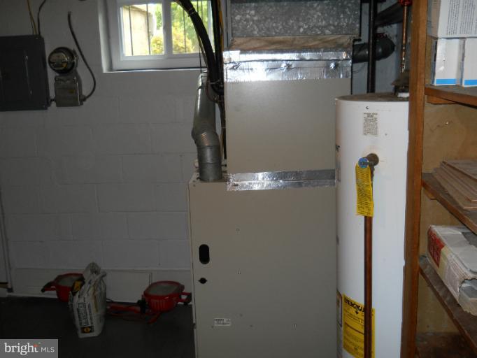 4332 Cedar Garden Road Baltimore, MD 21229 - Photo 6 of 27 HVAC