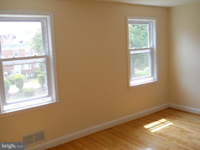 4332 Cedar Garden Road Baltimore, MD 21229 - Photo 8 of 27 Bedroom