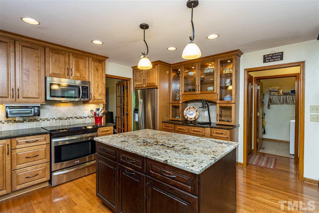 11300 Saddleview Court Raleigh, NC 27613 - Photo 8 of 30
