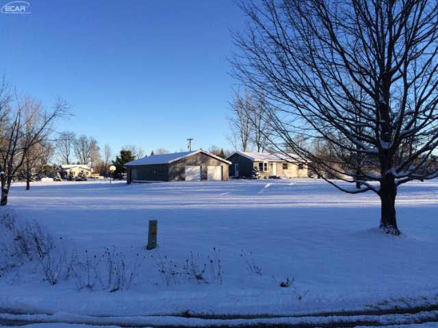 4992 West Church Road Perry, MI 48872 - Photo 5 of 11 20453639-4.JPG