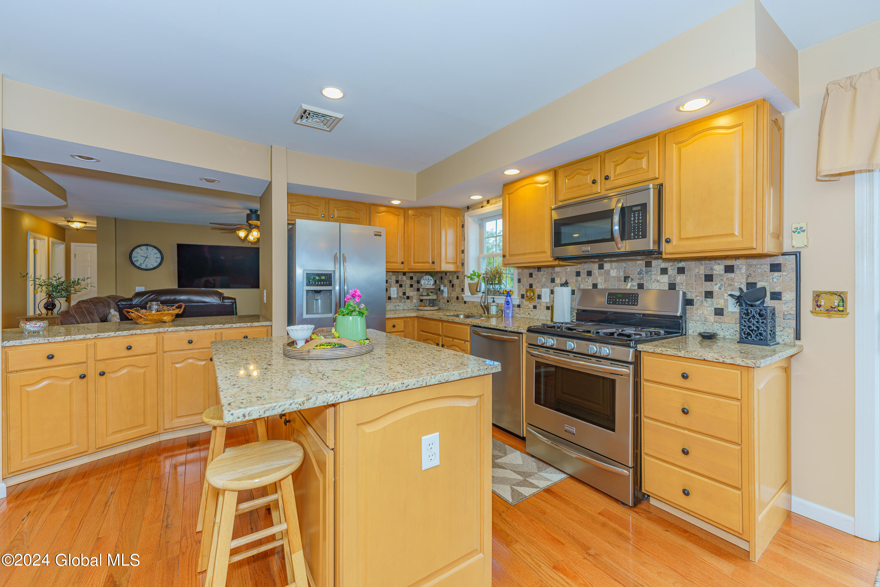 925 Stony Point Road Schodack, NY 12033 - Photo 14 of 44 4 Kitchen 2