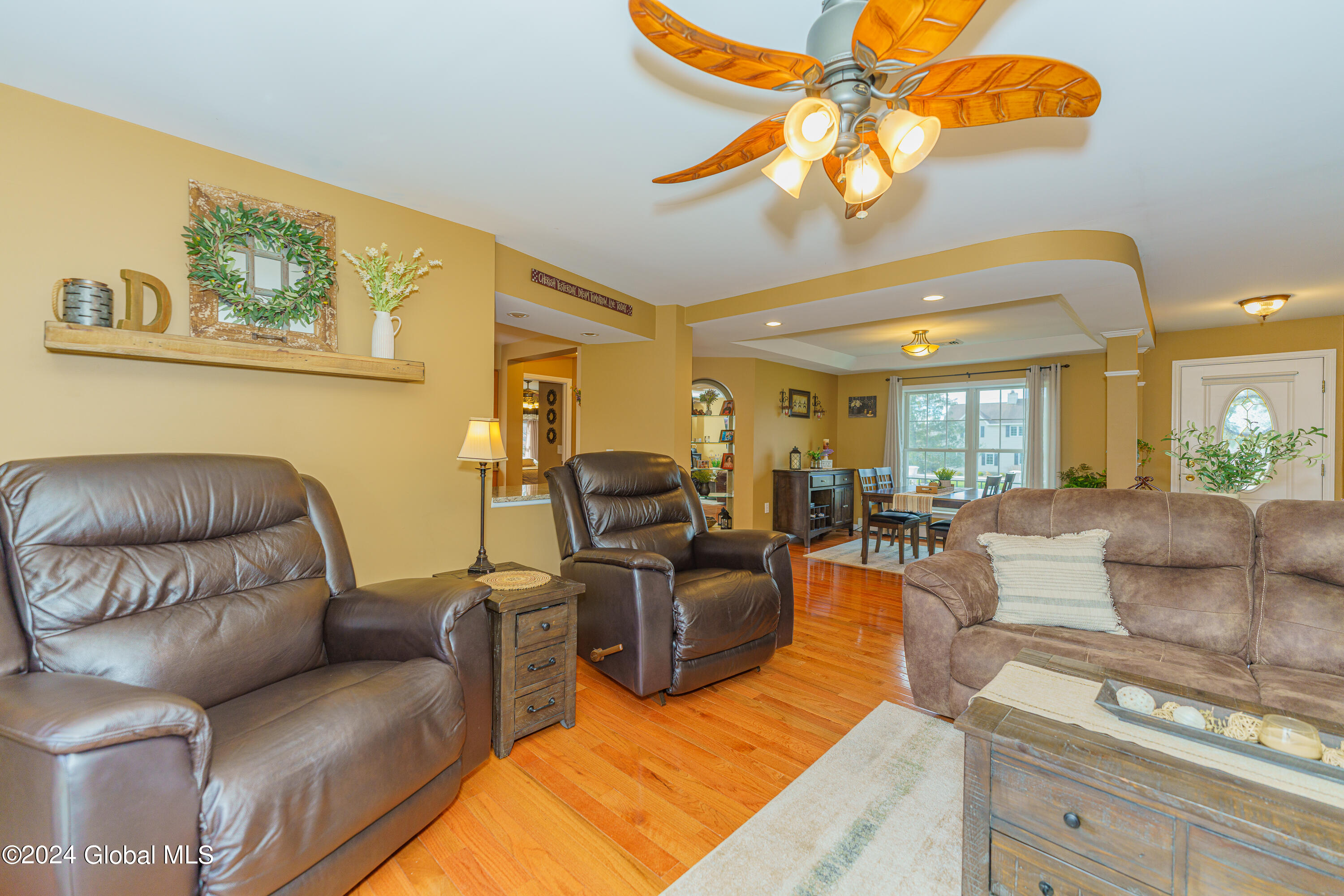 2 Livingroom 1
