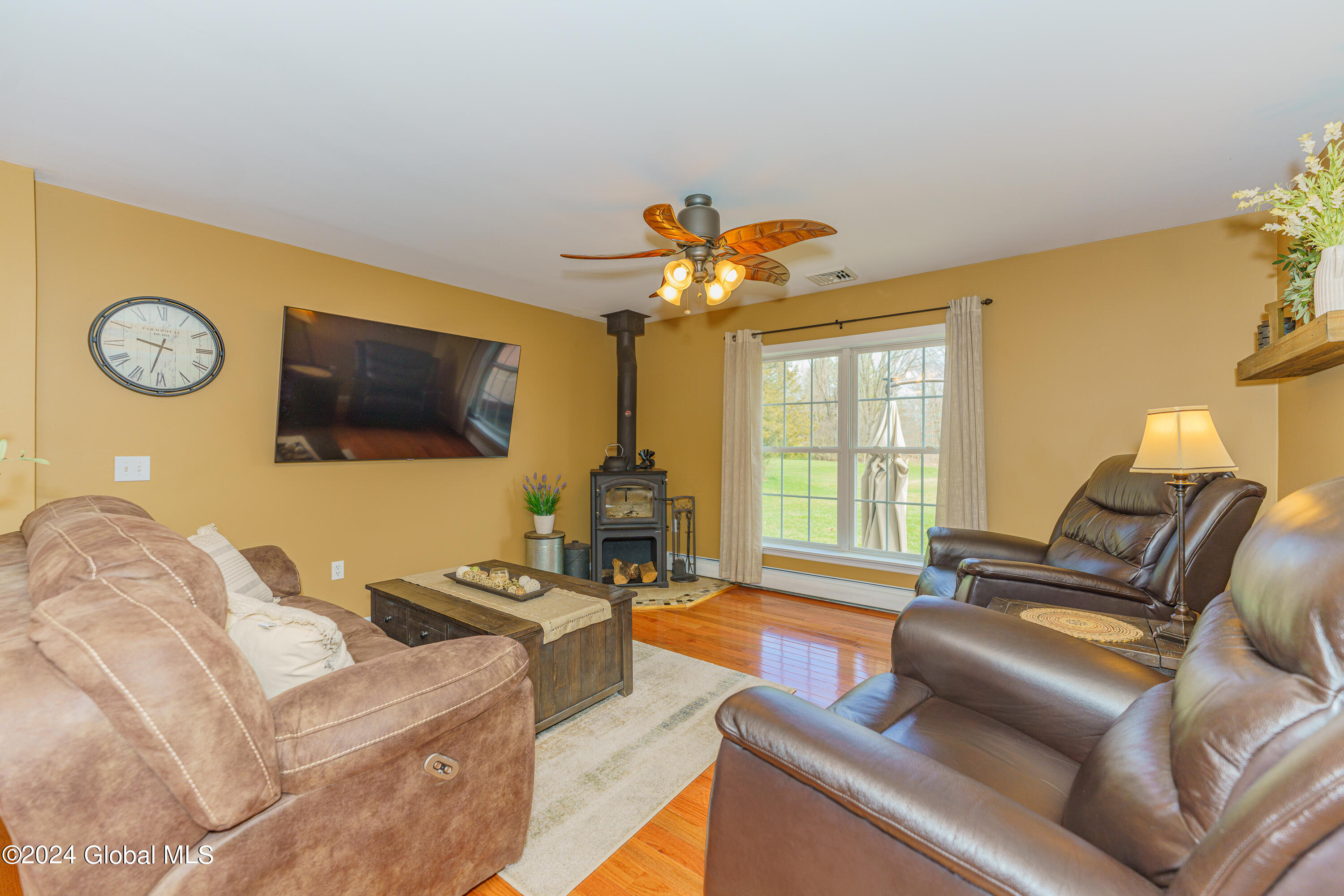 925 Stony Point Road Schodack, NY 12033 - Photo 8 of 44 2 Livingroom 3