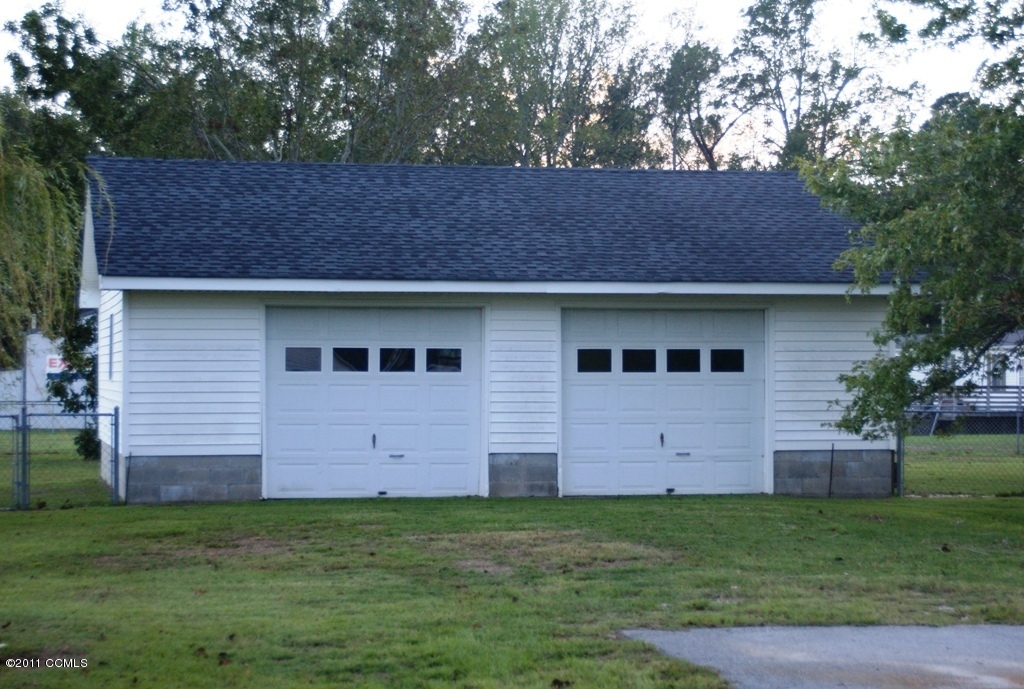 167 Peletier Loop Road Swansboro, NC 28584 - Photo 4 of 29 Great storage or parking