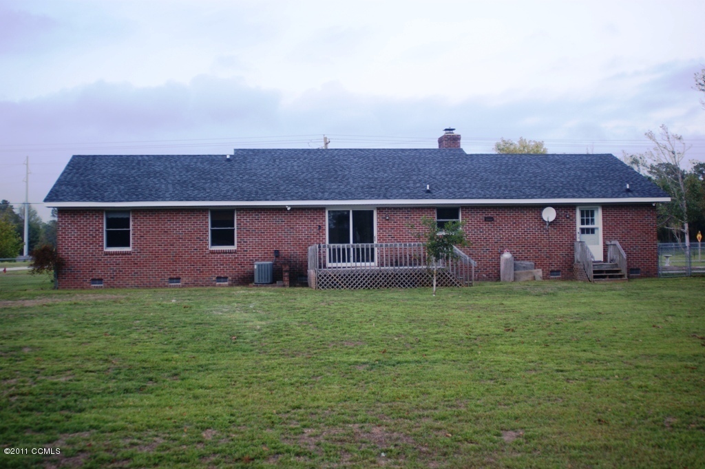 167 Peletier Loop Road Swansboro, NC 28584 - Photo 7 of 29 Large back yard