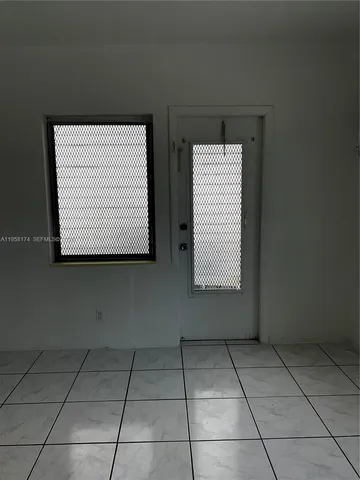 $2,400 | 800 Pennsylvania Avenue, Unit 9, Miami Beach, FL 33139