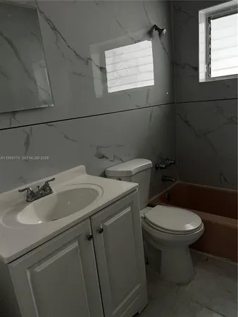 $2,400 | 800 Pennsylvania Avenue, Unit 9, Miami Beach, FL 33139
