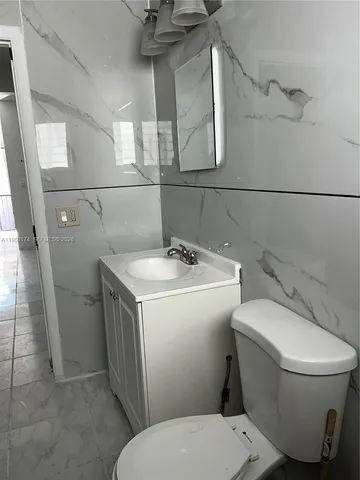 $2,400 | 800 Pennsylvania Avenue, Unit 9, Miami Beach, FL 33139