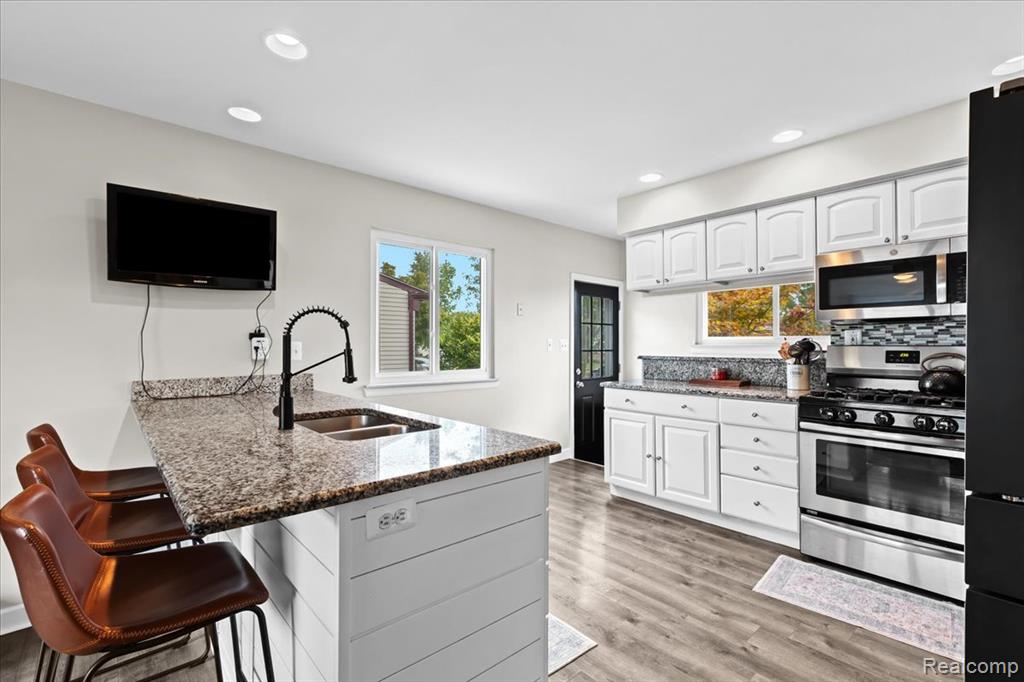 41928 Old Bridge Road Canton, MI 48188 - Photo 12 of 41