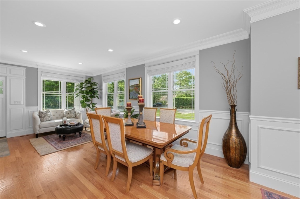 456 Chestnut Street Needham, MA 02492 - Photo 11 of 37