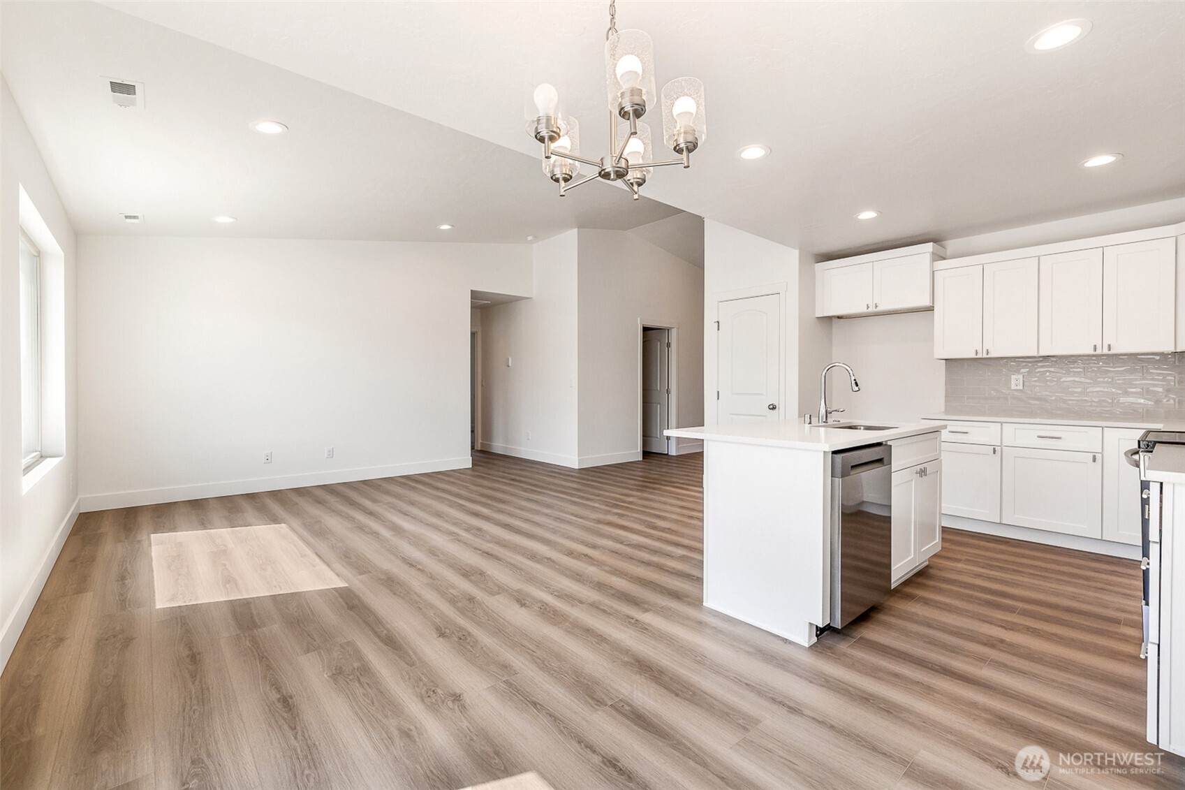 311 Sandy Loop Moses Lake, WA 98837 - Photo 11 of 24 Gallery Image 11