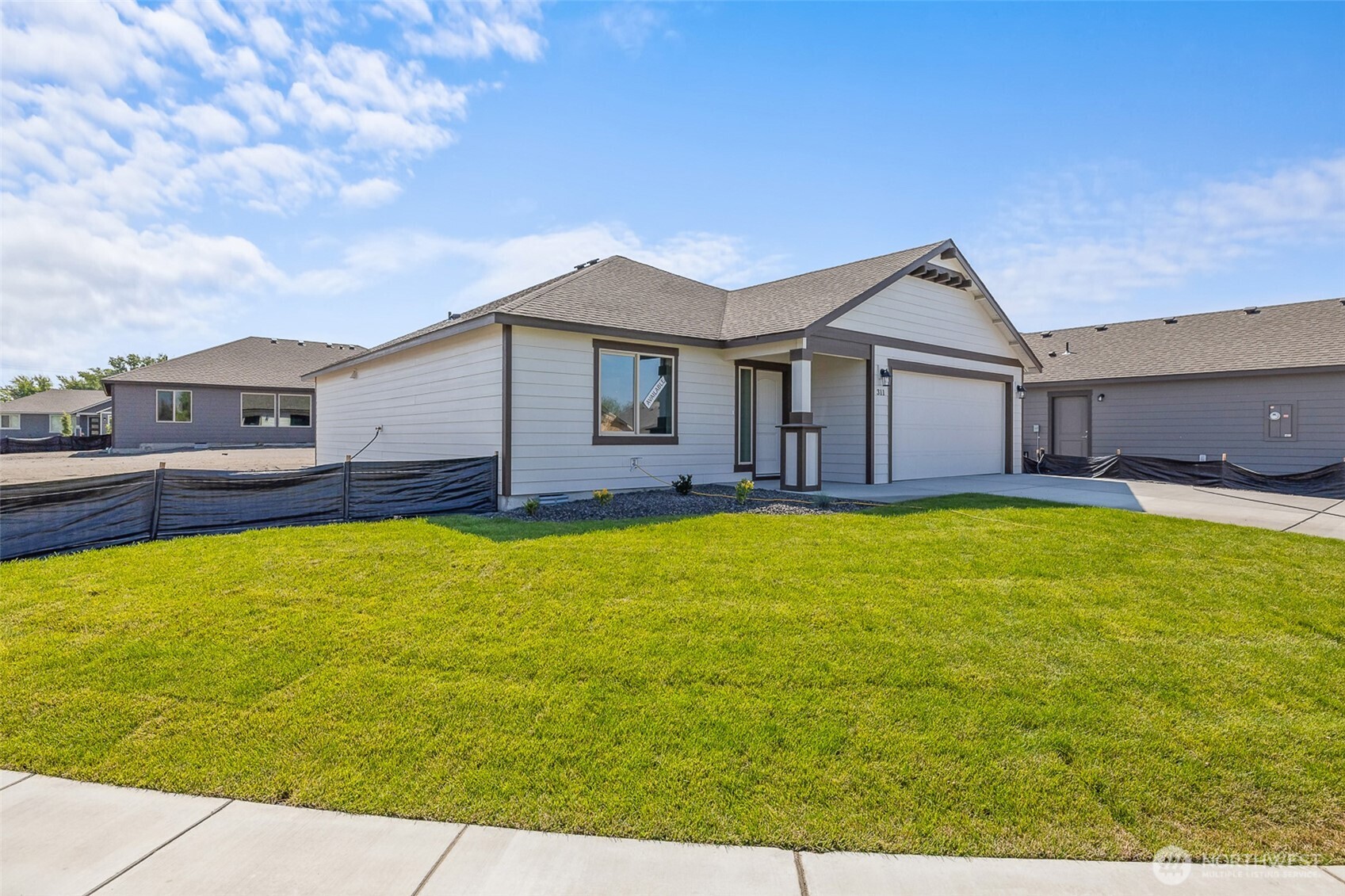 311 Sandy Loop Moses Lake, WA 98837 - Photo 2 of 24 Gallery Image 2