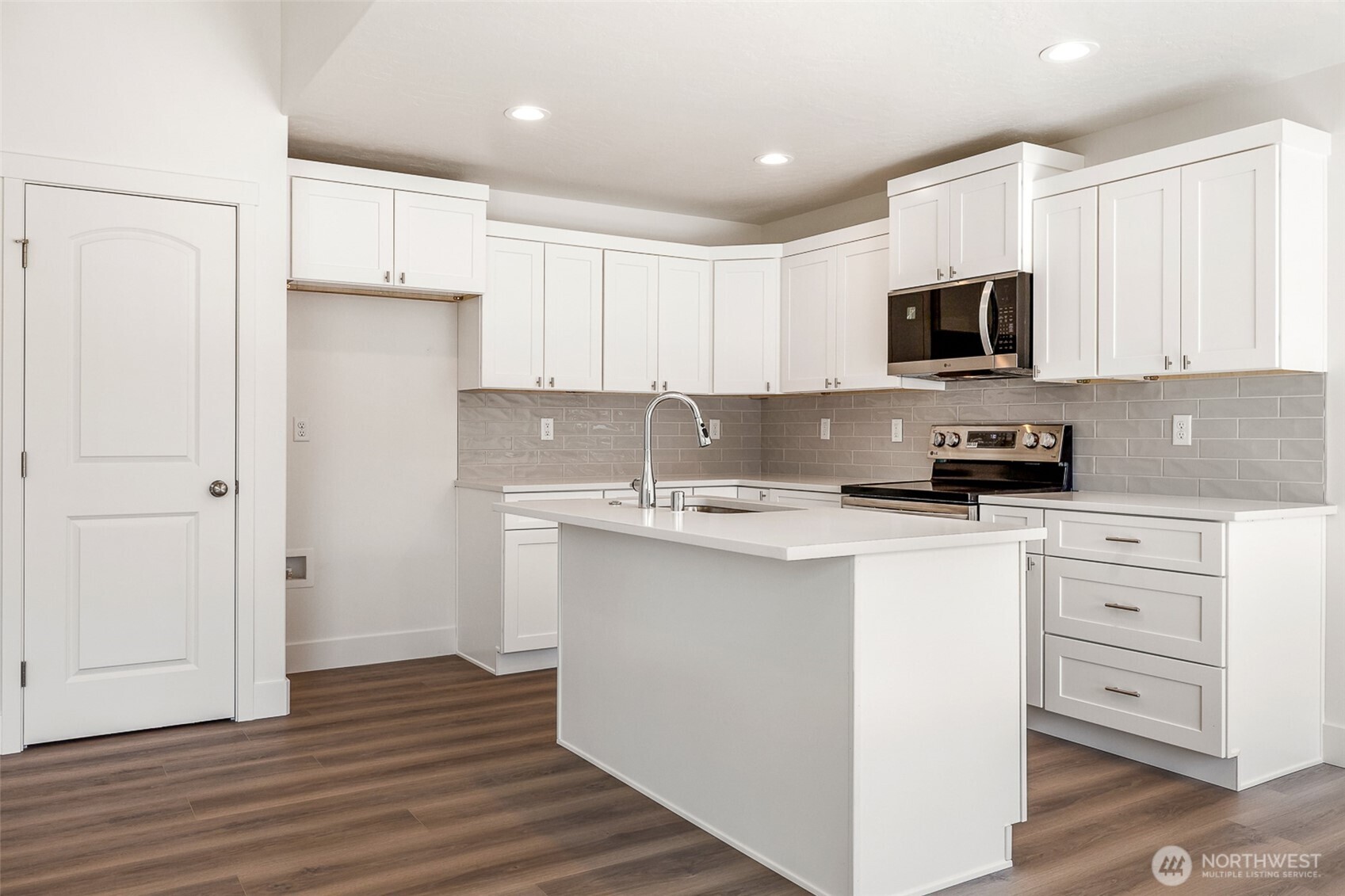 311 Sandy Loop Moses Lake, WA 98837 - Photo 8 of 24 Gallery Image 8