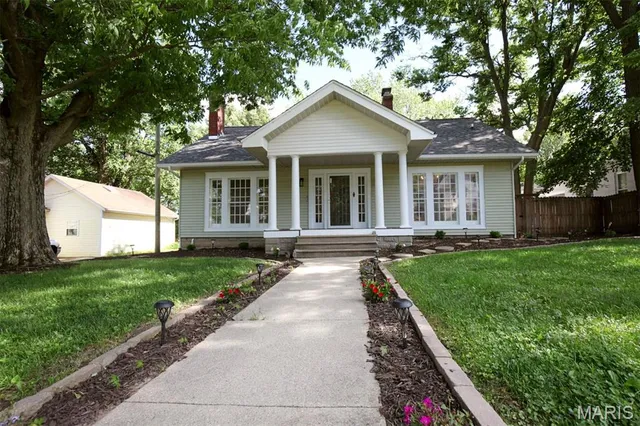 $190,000 | 616 West Edwards Street, Vandalia, IL 62471