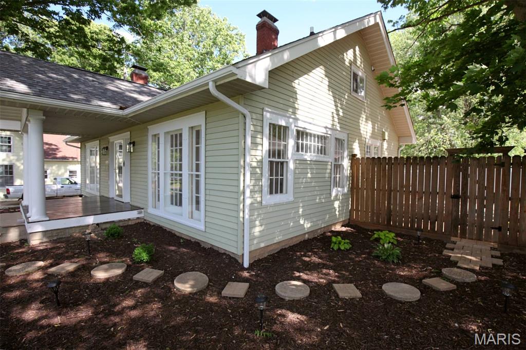 616 West Edwards Street Vandalia, IL 62471 - Photo 4 of 31