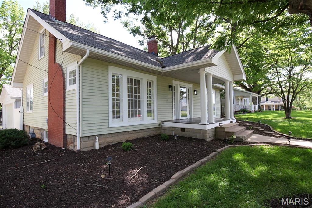 616 West Edwards Street Vandalia, IL 62471 - Photo 5 of 31