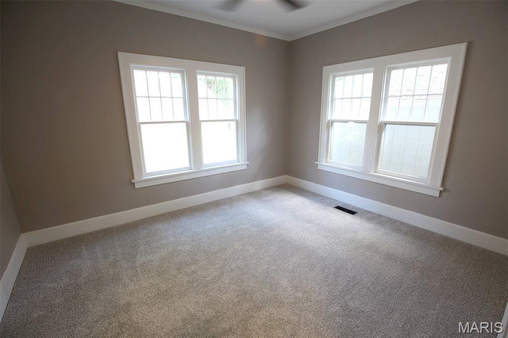 616 West Edwards Street Vandalia, IL 62471 - Photo 9 of 31