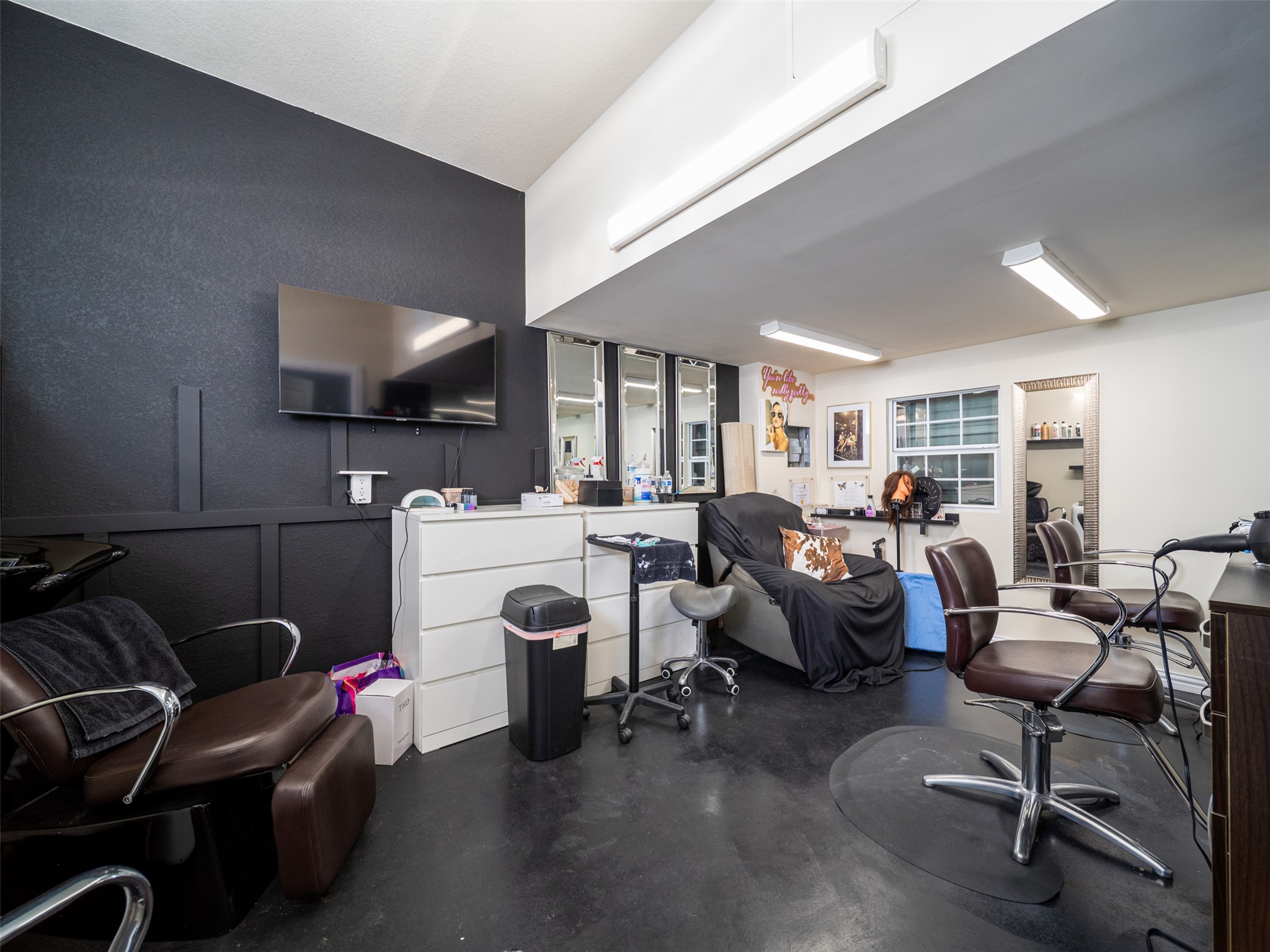 121 Graver Street Georgetown, TX 78626 - Photo 21 of 28 A versatile commercial space, perfect for various business ventures.