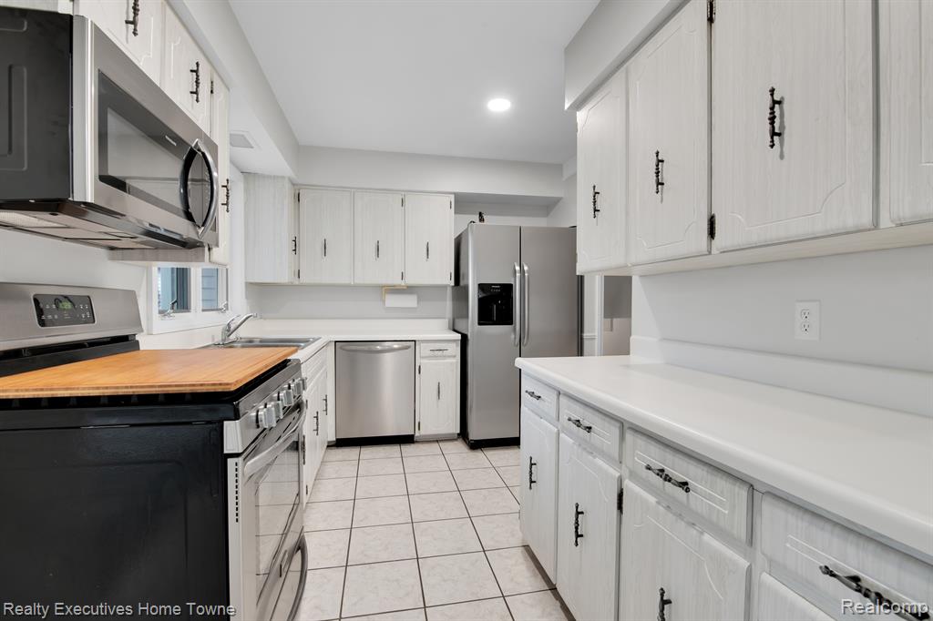 3109 Vincent Road North Street, MI 48049 - Photo 10 of 44 Gallery Image 10