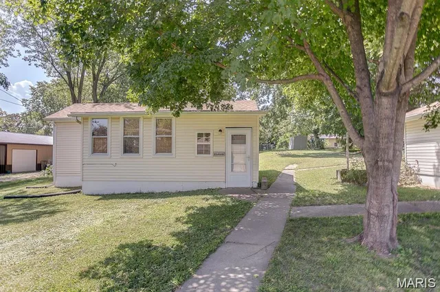 $780 | 128 South Meridian Road, Glen Carbon, IL 62034