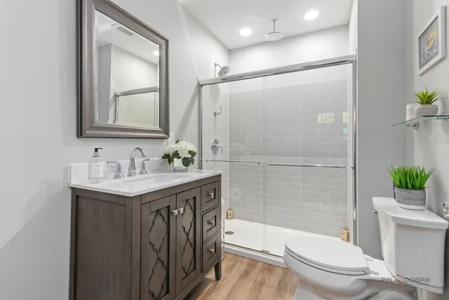 $679,900 | 616 Parkside Court, Libertyville, IL 60048