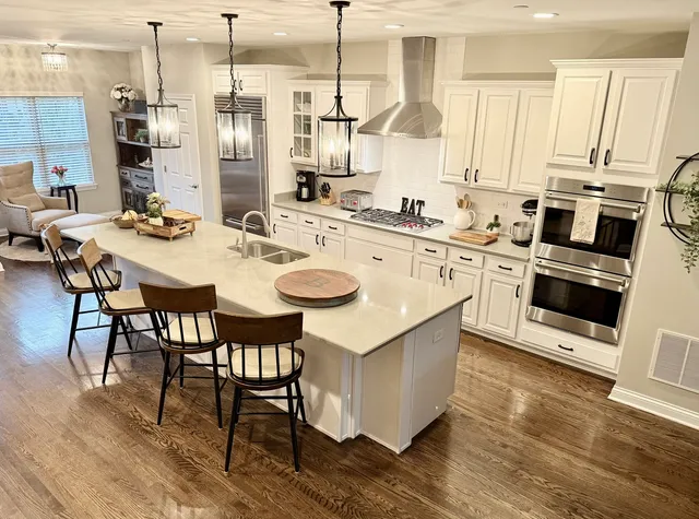 $679,900 | 616 Parkside Court, Libertyville, IL 60048