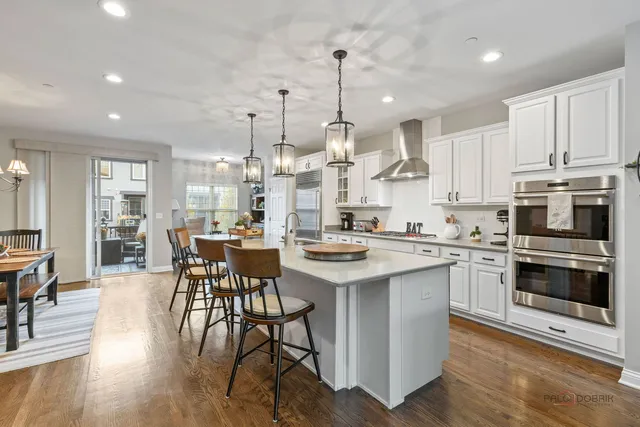 $679,900 | 616 Parkside Court, Libertyville, IL 60048