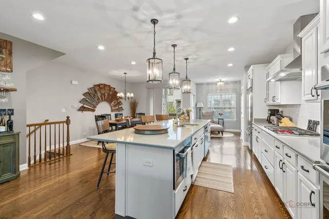 $679,900 | 616 Parkside Court, Libertyville, IL 60048