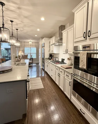 $679,900 | 616 Parkside Court, Libertyville, IL 60048