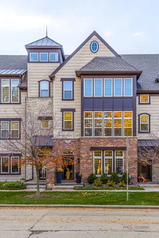 $679,900 | 616 Parkside Court, Libertyville, IL 60048