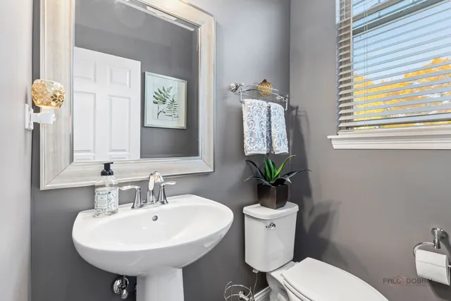 $679,900 | 616 Parkside Court, Libertyville, IL 60048