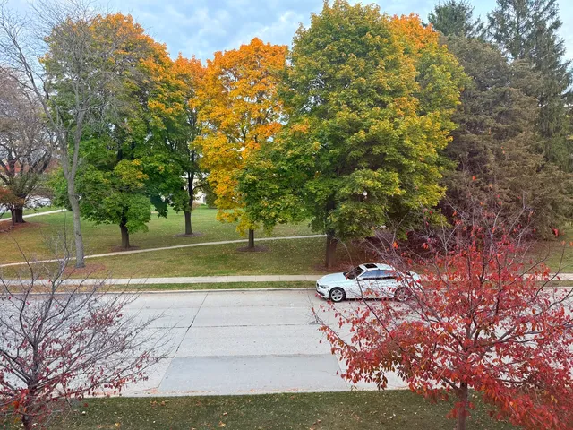 $679,900 | 616 Parkside Court, Libertyville, IL 60048