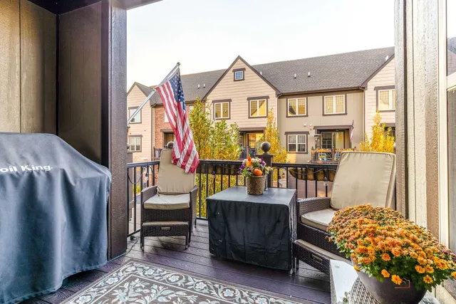 $679,900 | 616 Parkside Court, Libertyville, IL 60048