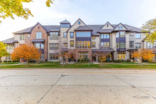 $679,900 | 616 Parkside Court, Libertyville, IL 60048