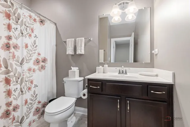 $679,900 | 616 Parkside Court, Libertyville, IL 60048