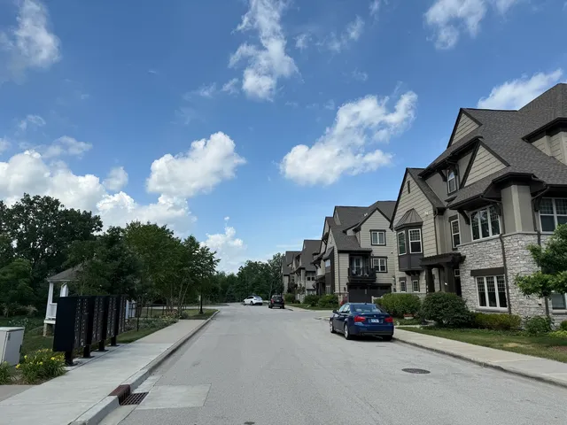 $679,900 | 616 Parkside Court, Libertyville, IL 60048