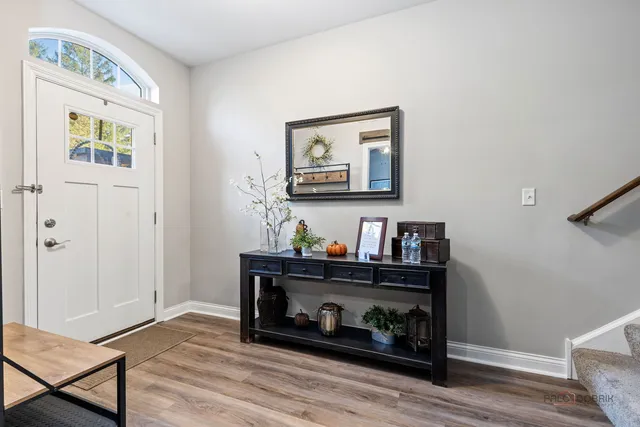 $679,900 | 616 Parkside Court, Libertyville, IL 60048