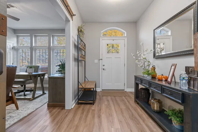 $679,900 | 616 Parkside Court, Libertyville, IL 60048