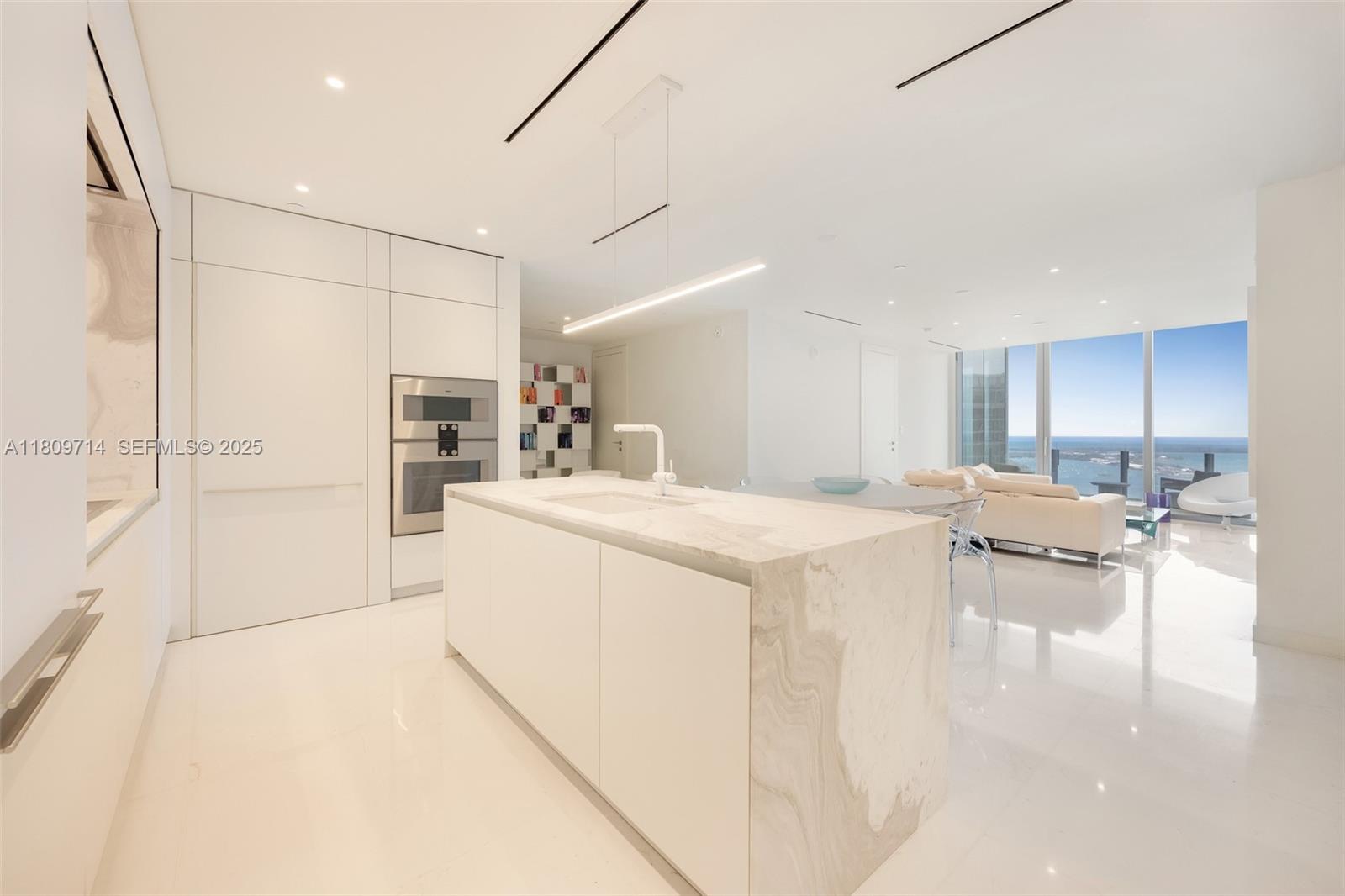 300 Biscayne Blvd Way, Unit 5205W Miami, FL 33131 - Photo 8 of 40 Gallery Image 8