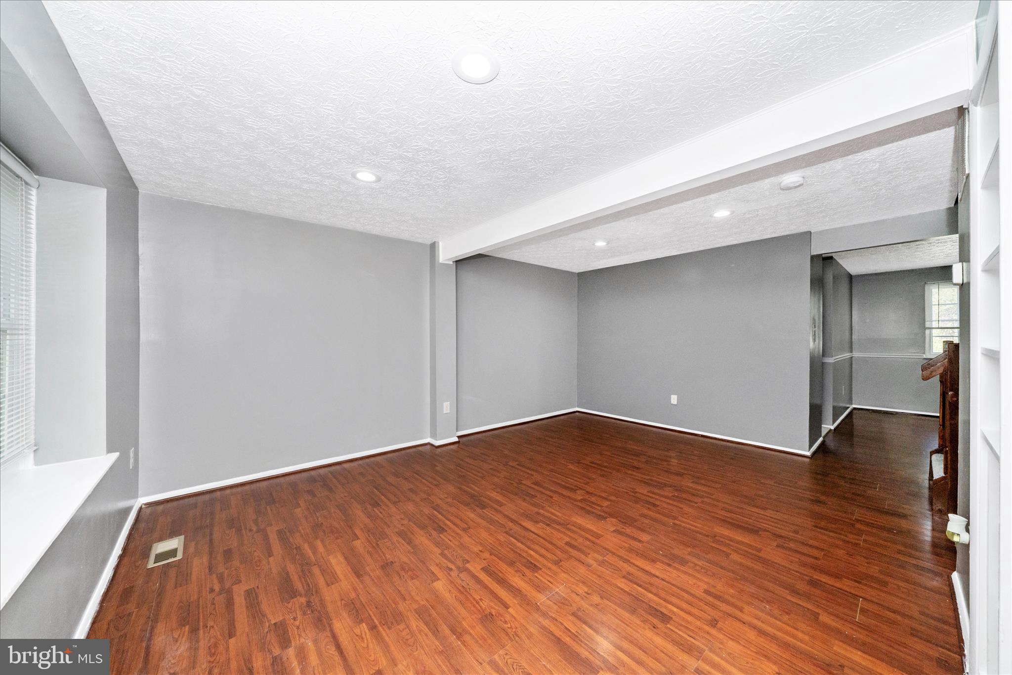 3749 Castle Terrace, Unit 12114 Silver Spring, MD 20904 - Photo 4 of 51 Living Room