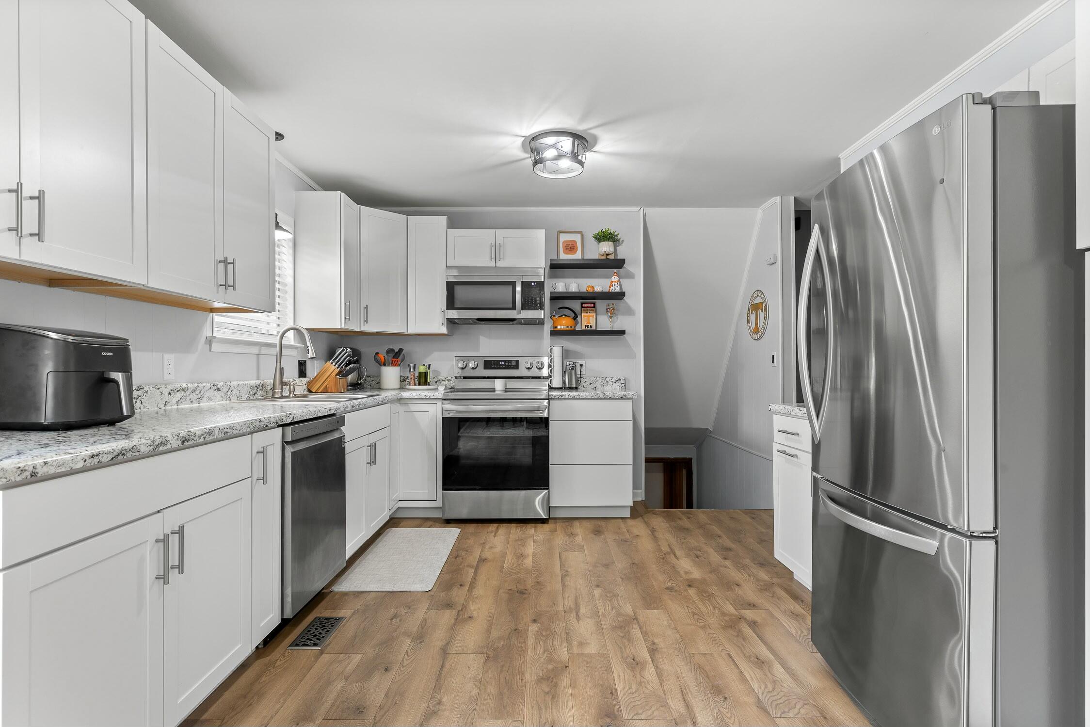 9423 East Brainerd Road Chattanooga, TN 37421 - Photo 8 of 27 tempImage5xmBoJ