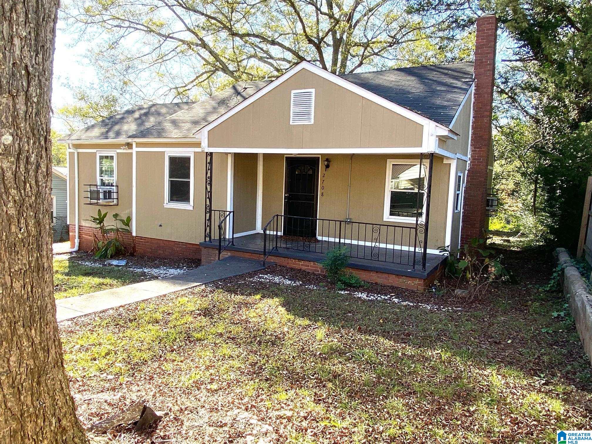 2708 Walnut Avenue Anniston, AL 36201 - Photo 2 of 16