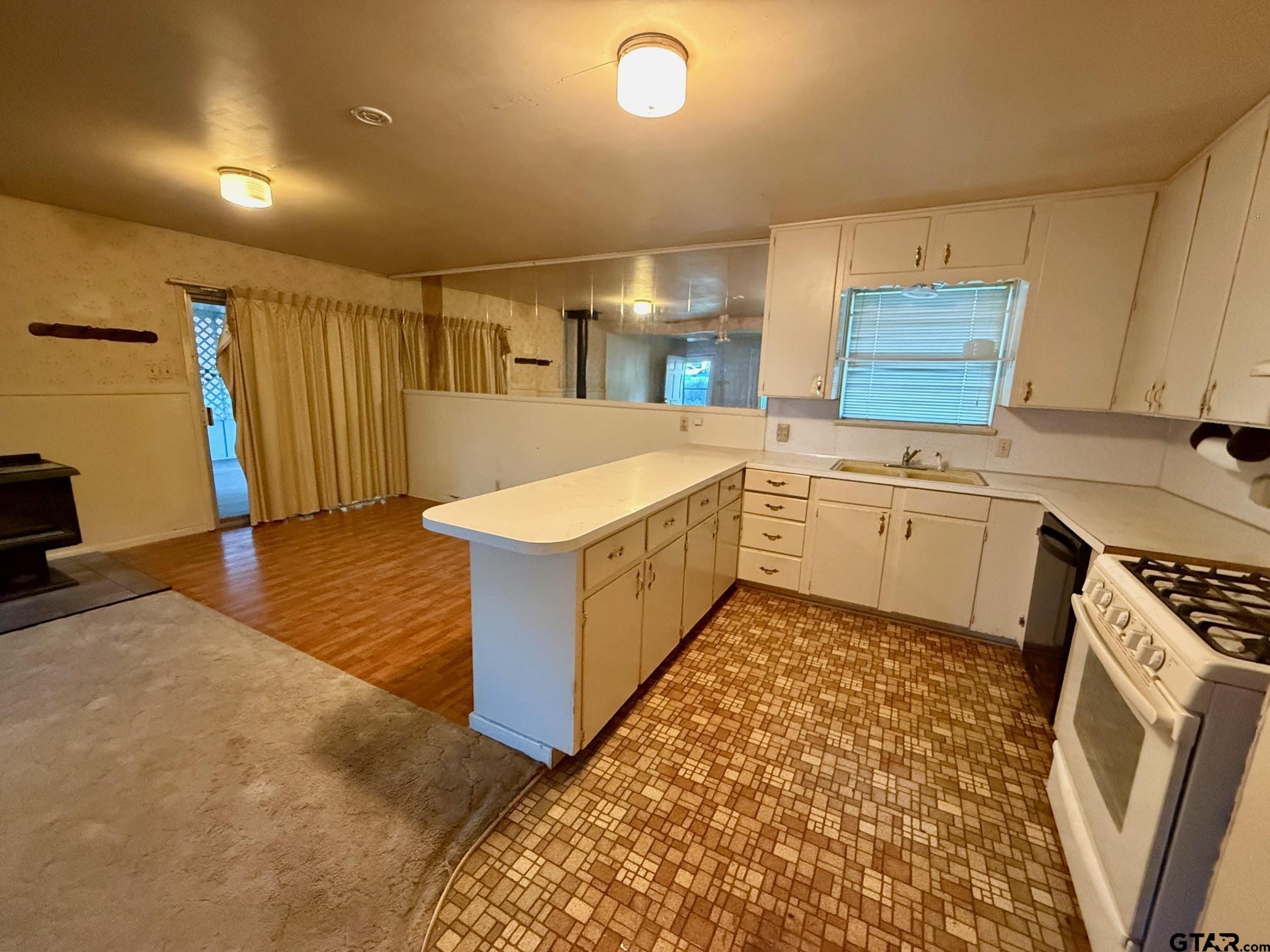 901 Golden Road Tyler, TX 75701 - Photo 11 of 13