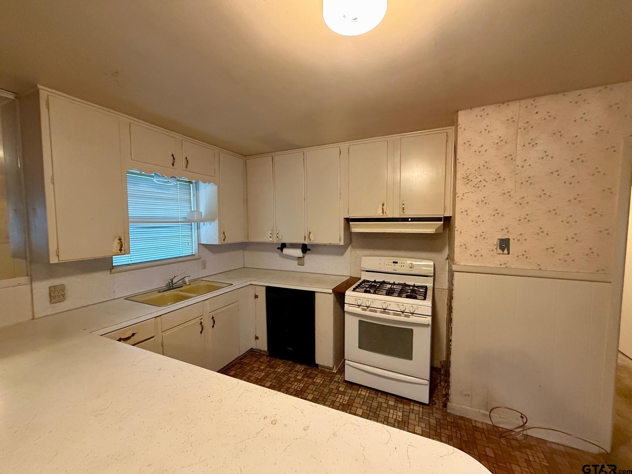 901 Golden Road Tyler, TX 75701 - Photo 10 of 13