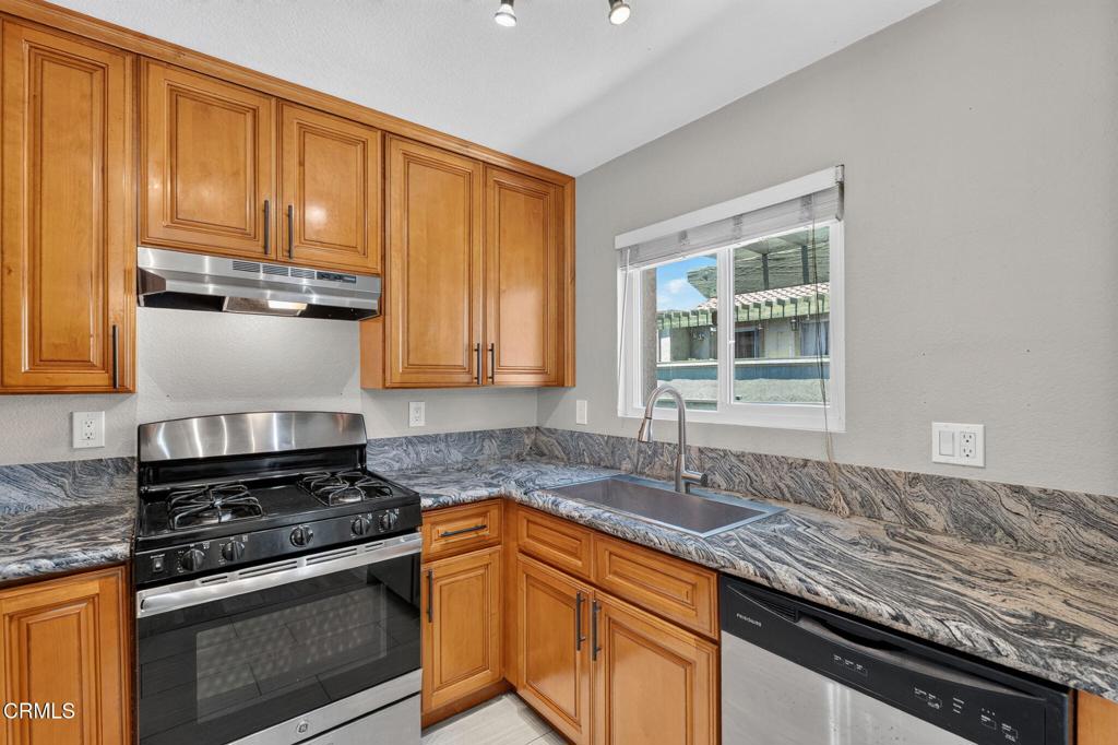 8396 Sunset Trail Place, Unit F Rancho Cucamonga, CA 91730 - Photo 3 of 27 7-web-or-mls-ANG07246