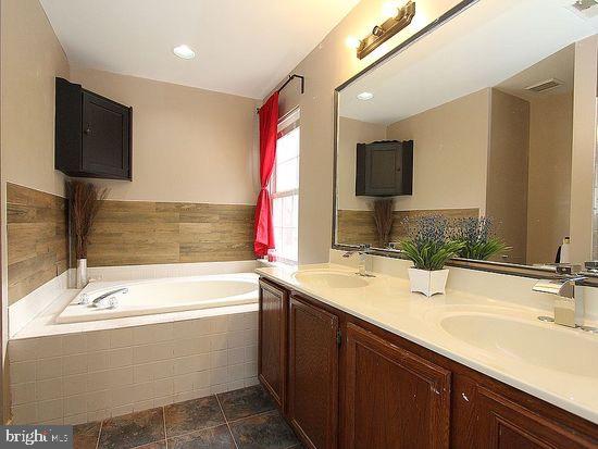9478 Ridgeview Drive Columbia, MD 21046 - Photo 22 of 25 Gallery Image 22