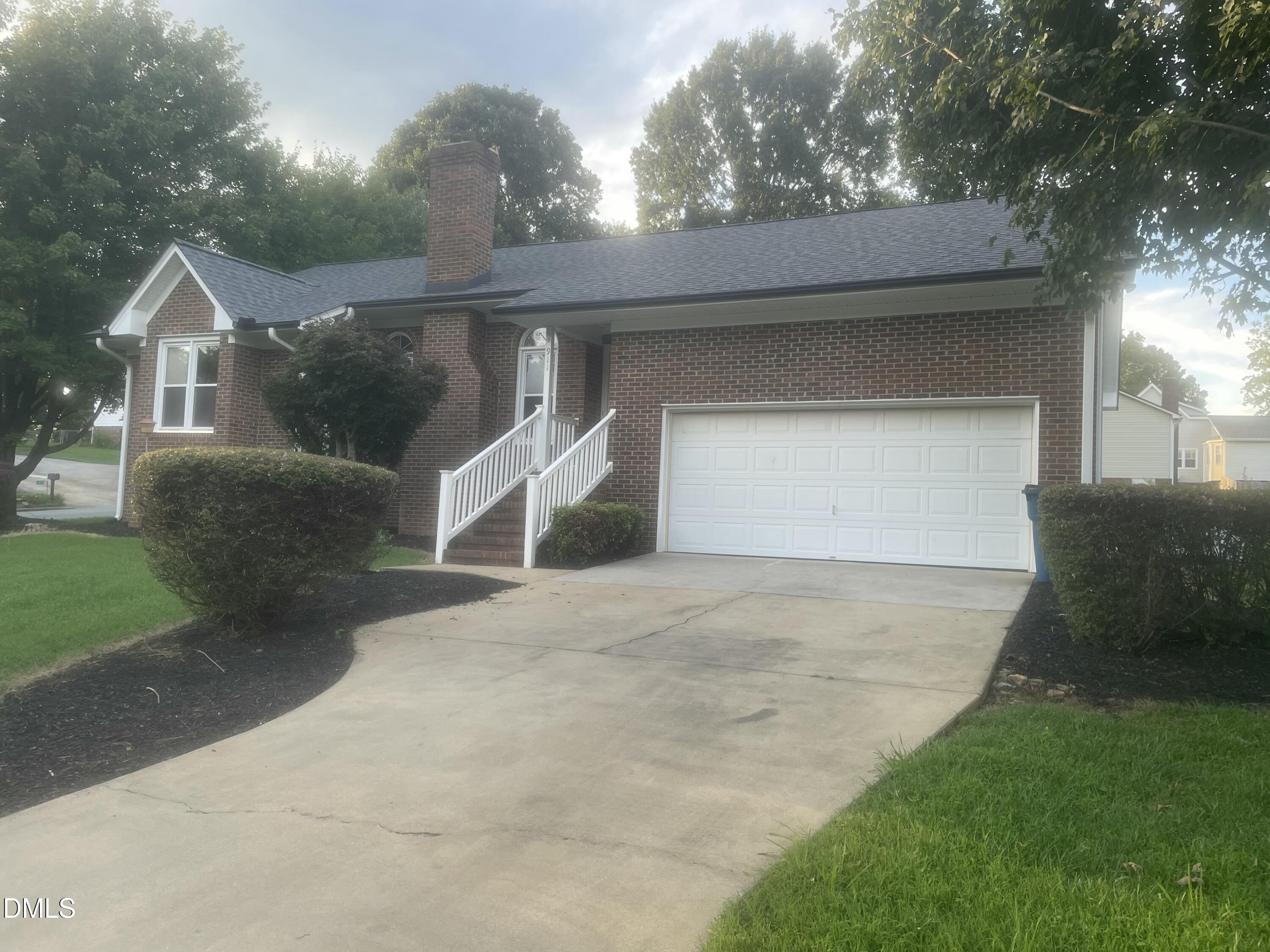 911 South Ridge Road Burlington, NC 27217 - Photo 2 of 17 Front View