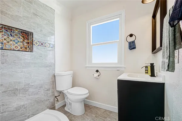 $809,900 | 7422 Brighton Avenue, Los Angeles, CA 90047