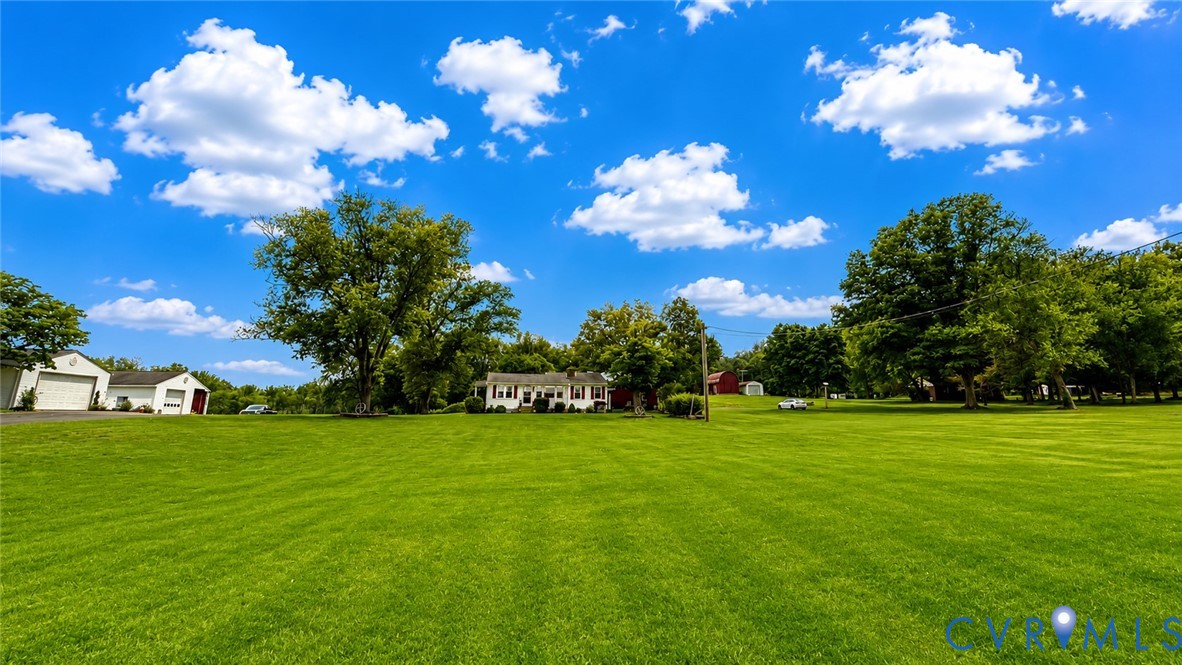 5560 West Hoover Road Reva, VA 22735 - Photo 13 of 32 Expansive green lawn providing a prominent foregro