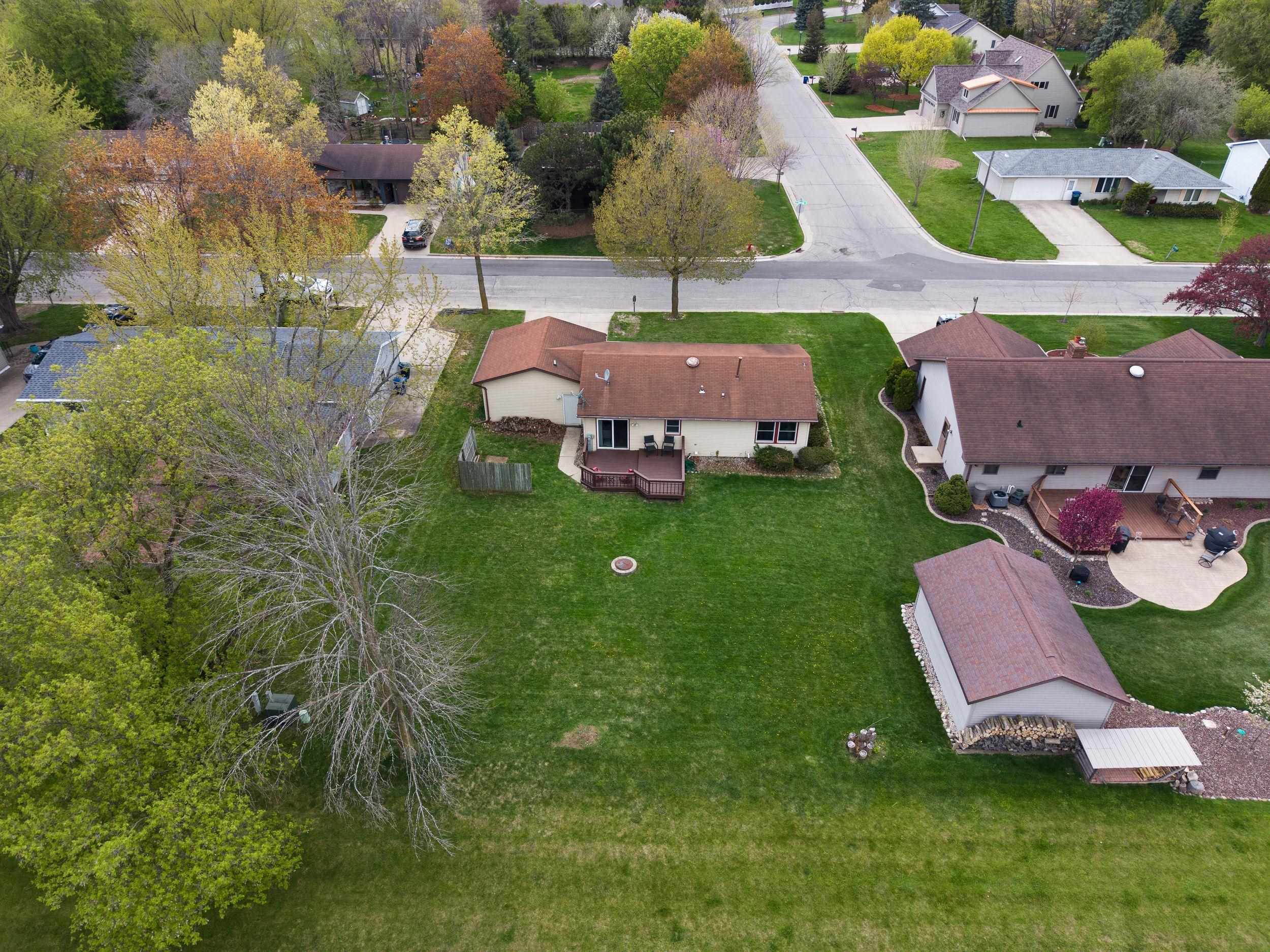 201 Fairway Street Combined Locks, WI 54113 - Photo 3 of 47